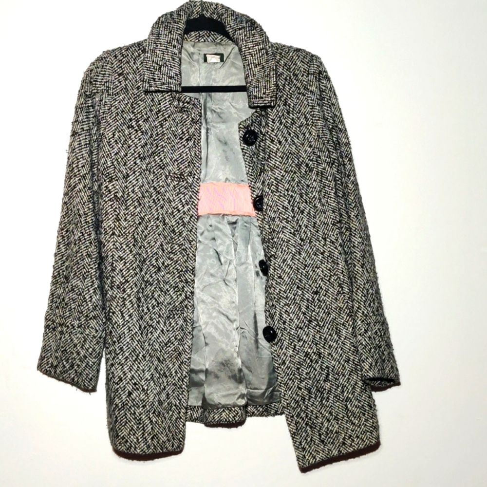 0051 J Crew size 4 black & white tweed coat